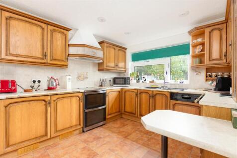 9 Milne Close-9.jpg