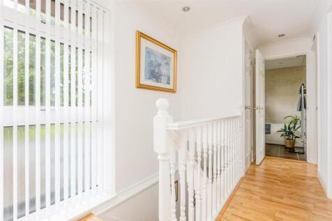 9 Milne Close-3.jpg