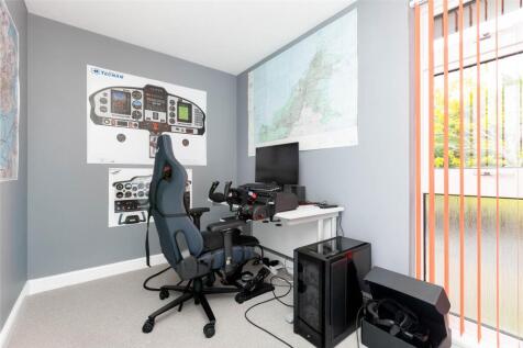 9 Milne Close-2.jpg