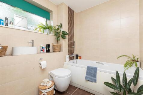 9 Milne Close-5.jpg