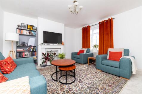 107 Jackmans Place (1 of 16).jpg