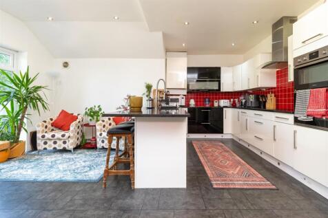 107 Jackmans Place (7 of 16).jpg