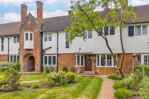 Sollershott East - Front cropped.JPG