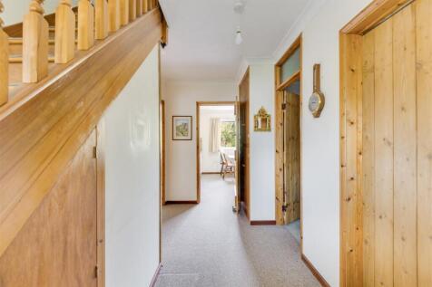Meadow Way 34-19.jpg