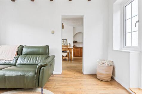 52 Shott Lane-17.jpg