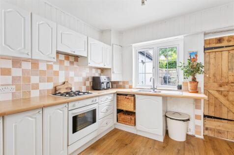 52 Shott Lane-9.jpg