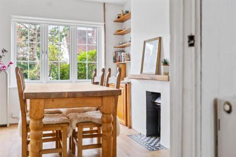 52 Shott Lane-12.jpg