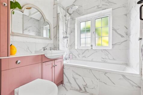 52 Shott Lane-8.jpg