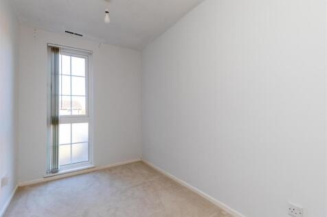 18 Milne Close (6 of 16).jpg