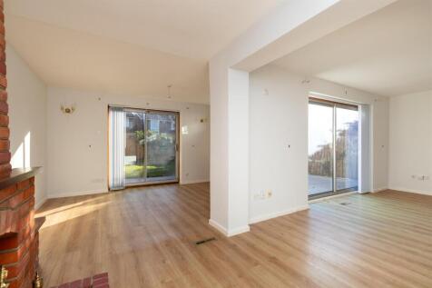 18 Milne Close (13 of 16).jpg