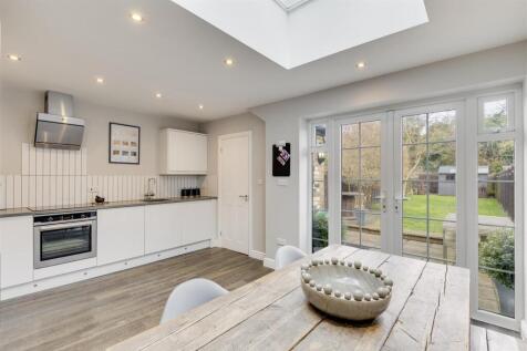Icknield Way 18-20.jpg