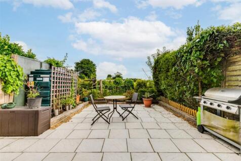 Cadwell Farm Cottages 1-16.jpg