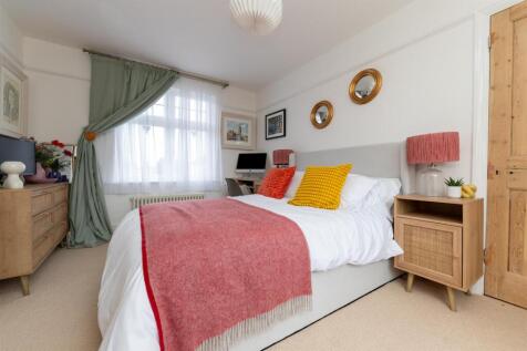 80 Churvh Street (4 of 19).jpg