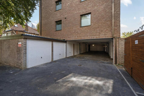 1348131-4-68c007a...