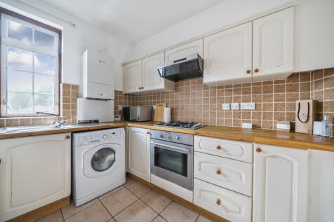 1359831-4-68d3df4...