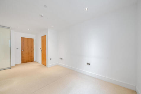 1350472-16-68caba...