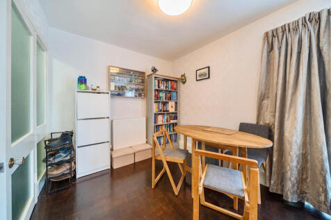 1369077-9-68f0e91...