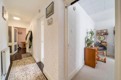 1369077-13-68f0e9...