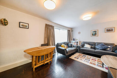 1369077-12-68f0e9...