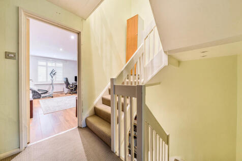 1349344-8-68df919...