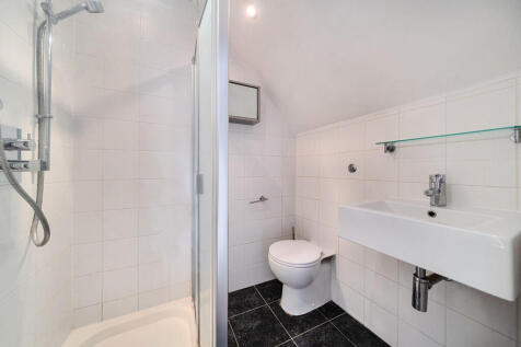 1373895-12-690369...