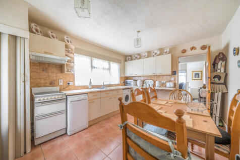 1365103-9-68e6331...