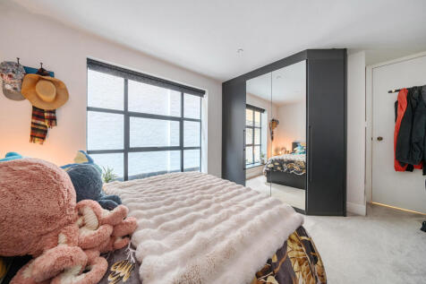 1381329-10-691494...