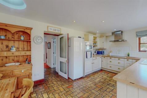 Snail-Cottage-03182025_100556-2.jpg