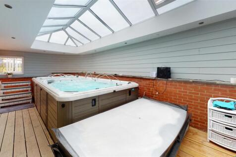 Highfield-House-Little-Ditton-Bathroom.jpg