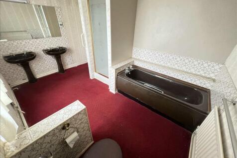 BATHROOM ONE