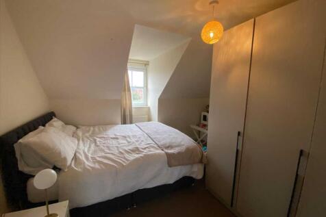 LANDING ON TOP FLOOR