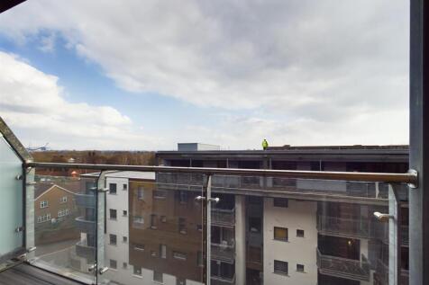 CAM01231G0-PR0046-STILL006