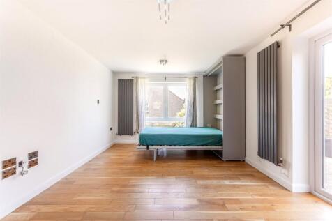 Lounge (With Bed)