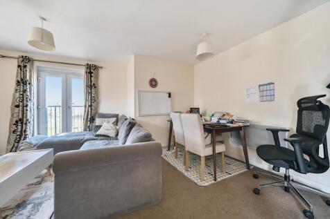 Living Room / Dining