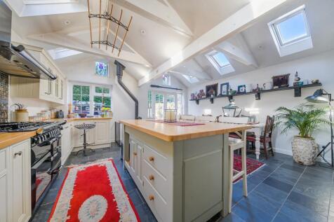 Kitchen / Dining