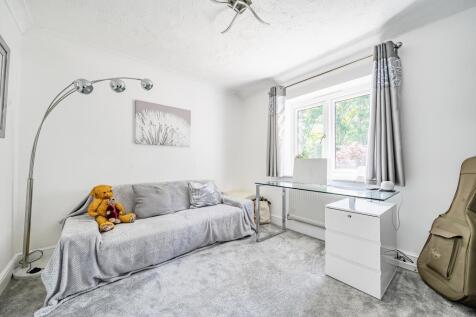 Bedroom / Home Office