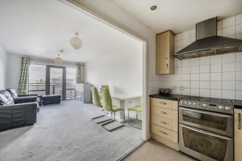 Kitchen / Reception