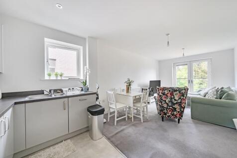 Kitchen / Reception