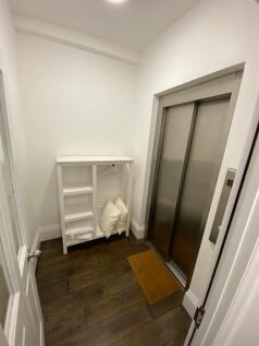 Reception/ Lift Area