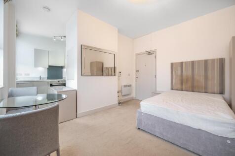 Reception/Bedroom