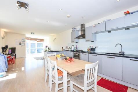 Kitchen/Dining Area