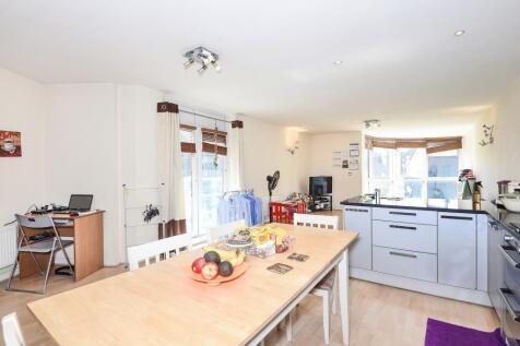 Dining/Kitchen Area