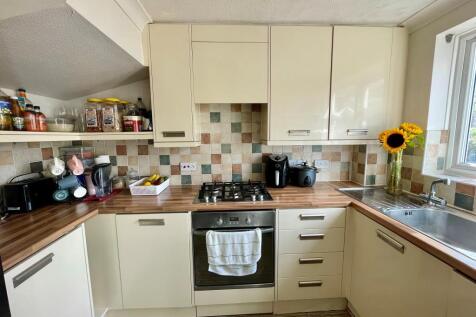 Kitchen picture- integrated appliances