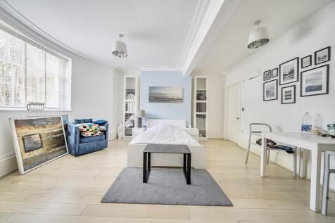 Reception/Bedroom