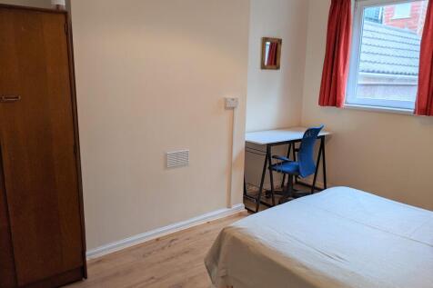 Middle Bedroom 2