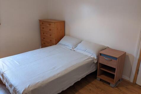 Middle Room 1