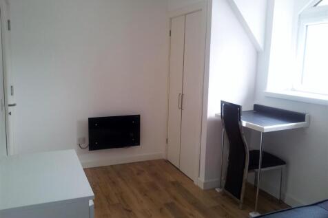 46 The Parade Bedroom.jpg