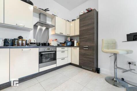 Kitchen 2.jpeg
