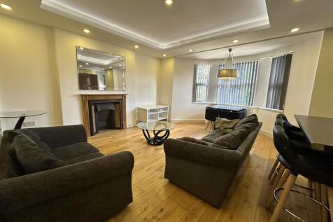 Flat 5 - Lounge.JPEG