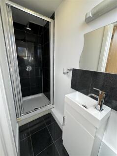 Flat 5 - Ensuite 2.JPEG